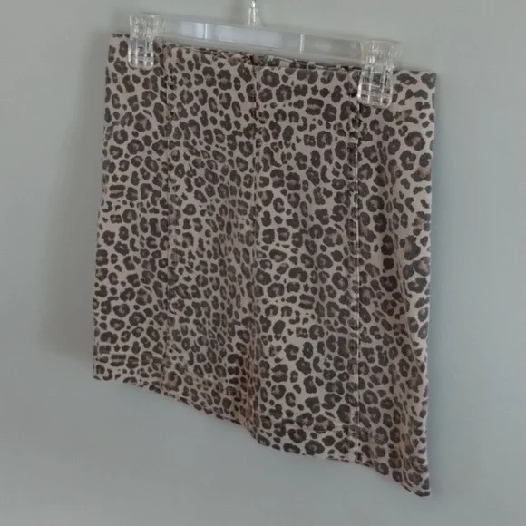 Leopard Y2K Skirt - Picture 2 of 6